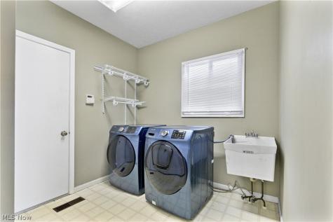 16993 Walnut Creek Drive Strongsville OH 44149
