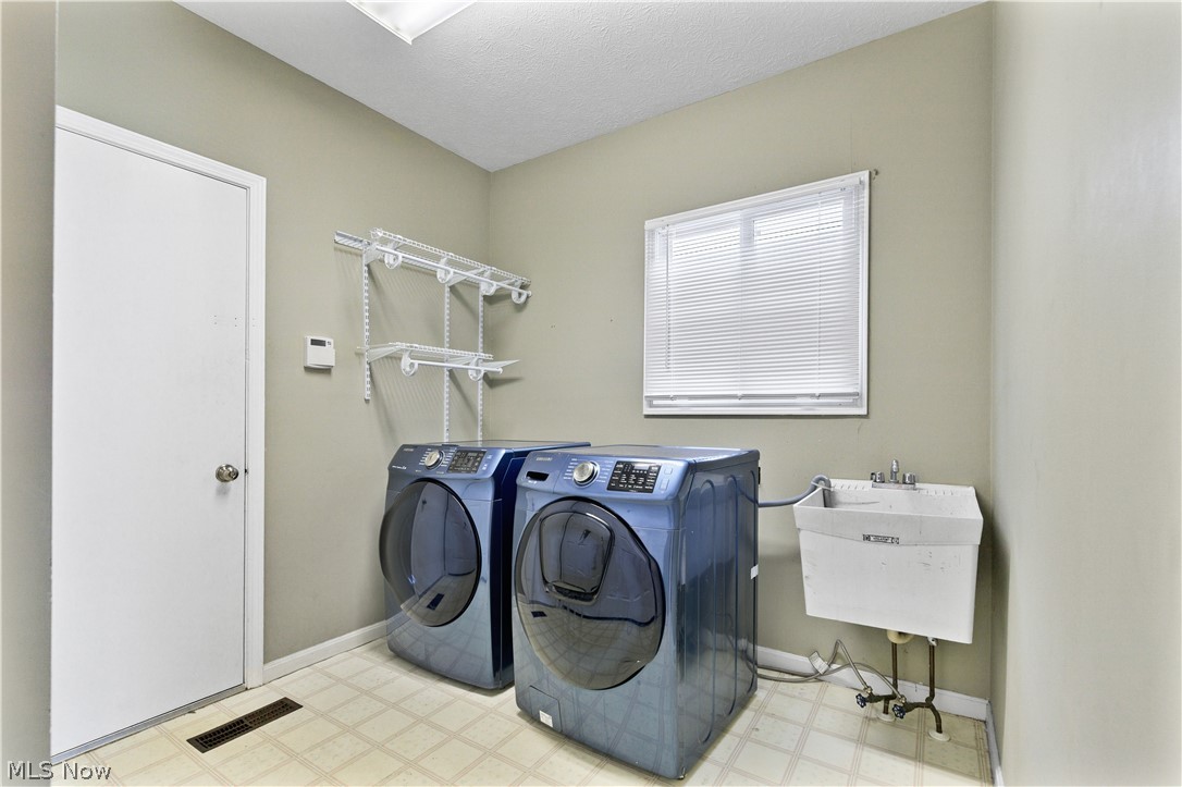 16993 Walnut Creek Drive Strongsville OH 44149