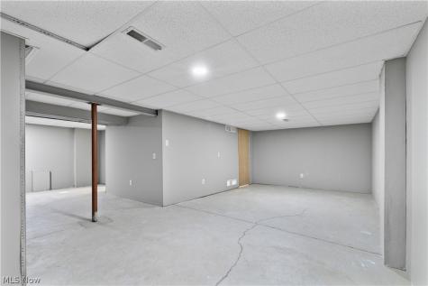 16993 Walnut Creek Drive Strongsville OH 44149
