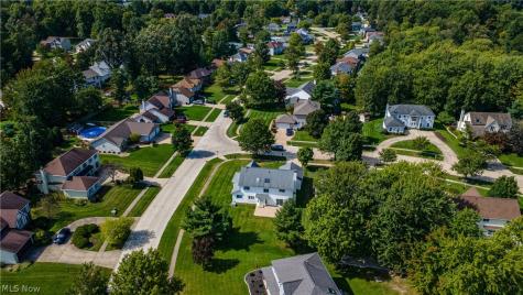 16993 Walnut Creek Drive Strongsville OH 44149