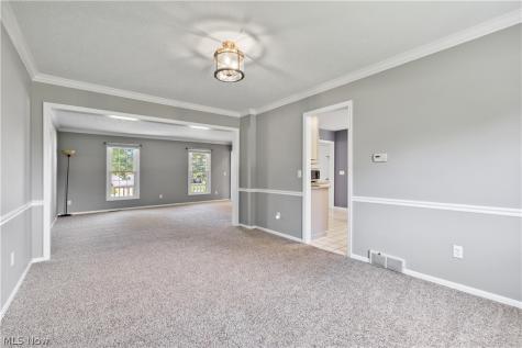 16993 Walnut Creek Drive Strongsville OH 44149