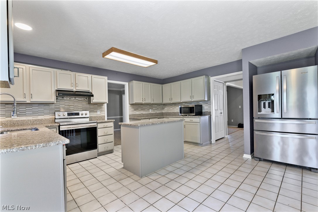 16993 Walnut Creek Drive Strongsville OH 44149