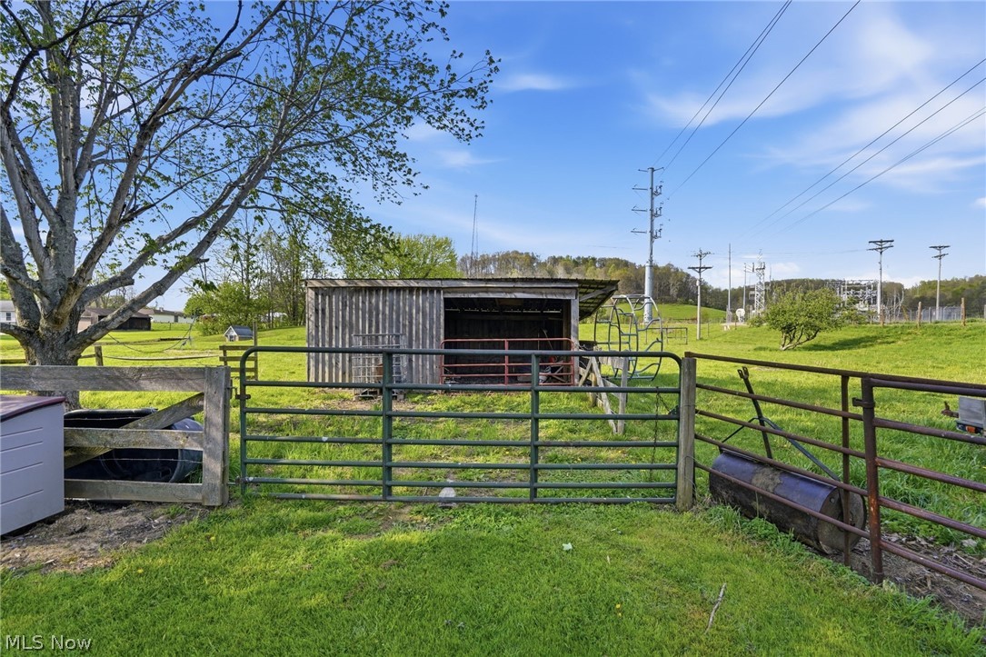 3811 SW State Route 258 Newcomerstown OH 43832