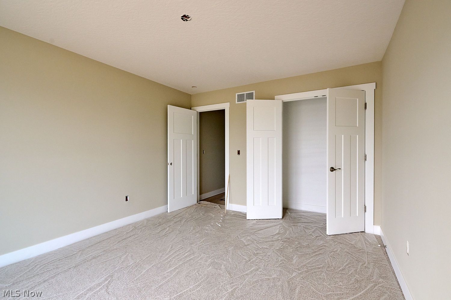 2301 Ledgestone Drive NW Uniontown OH 44685