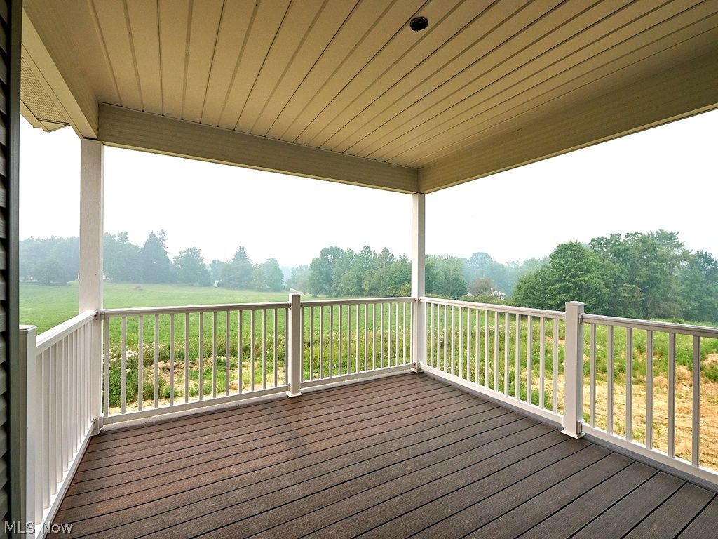 2301 Ledgestone Drive NW Uniontown OH 44685