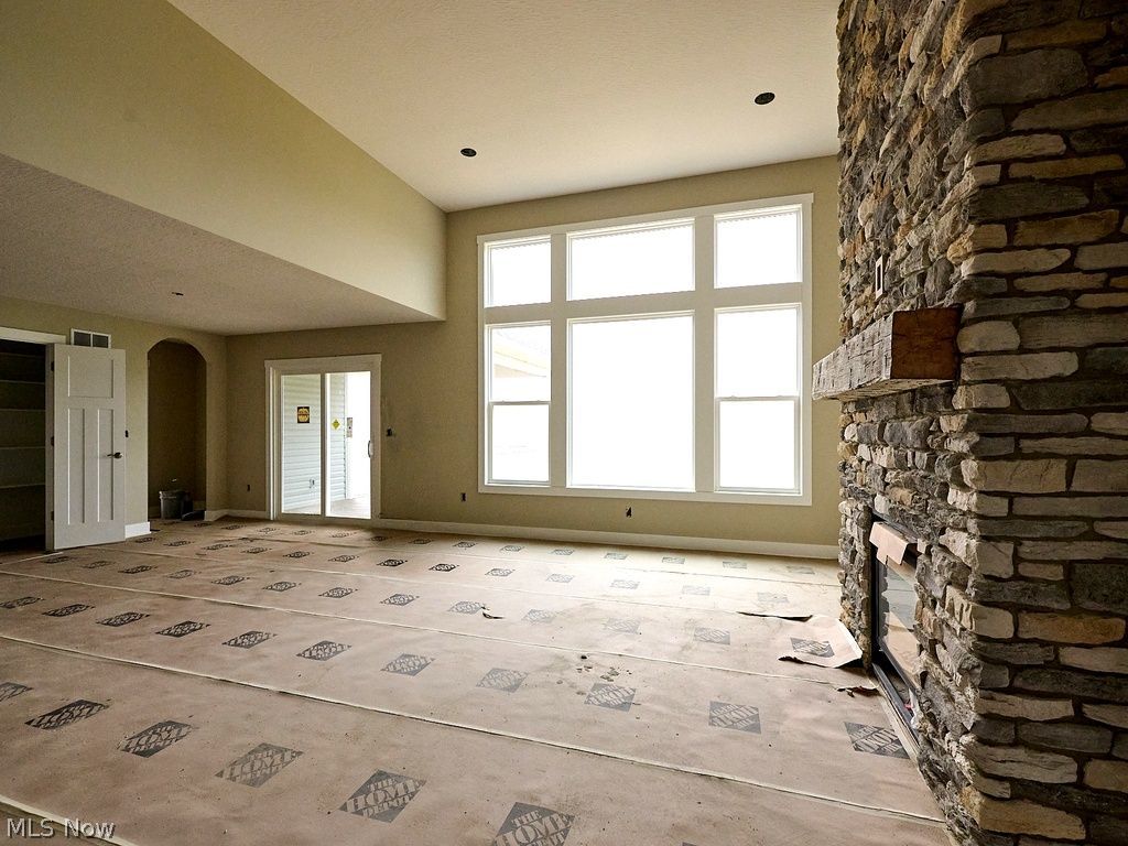 2301 Ledgestone Drive NW Uniontown OH 44685