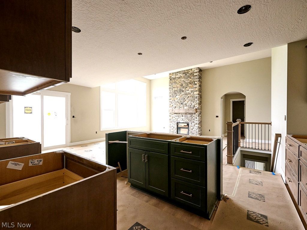 2301 Ledgestone Drive NW Uniontown OH 44685