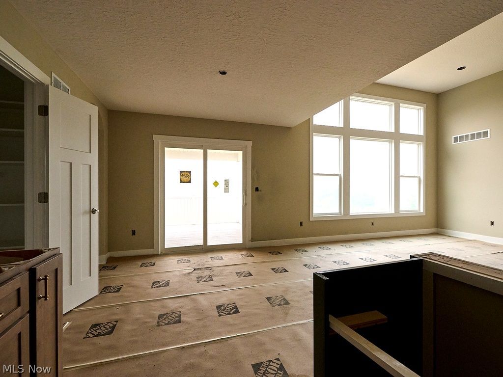 2301 Ledgestone Drive NW Uniontown OH 44685
