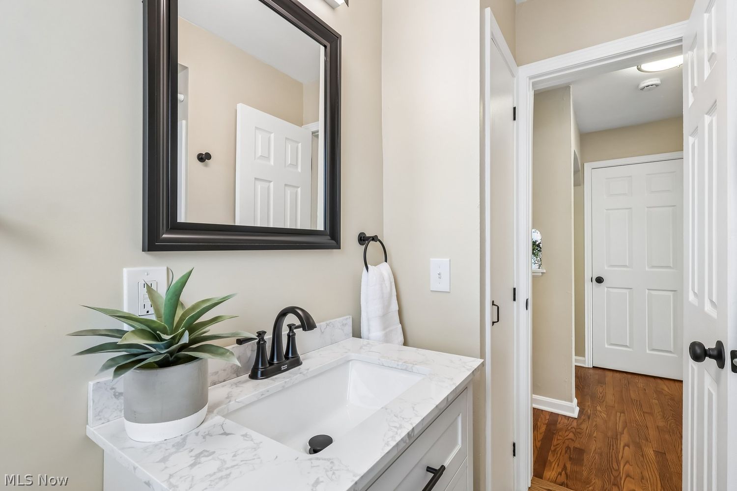 346 E 211th Street Euclid OH 44123