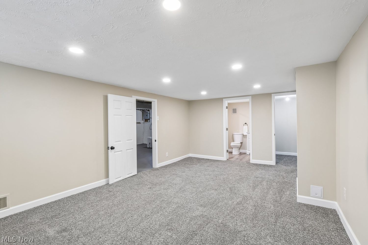 346 E 211th Street Euclid OH 44123