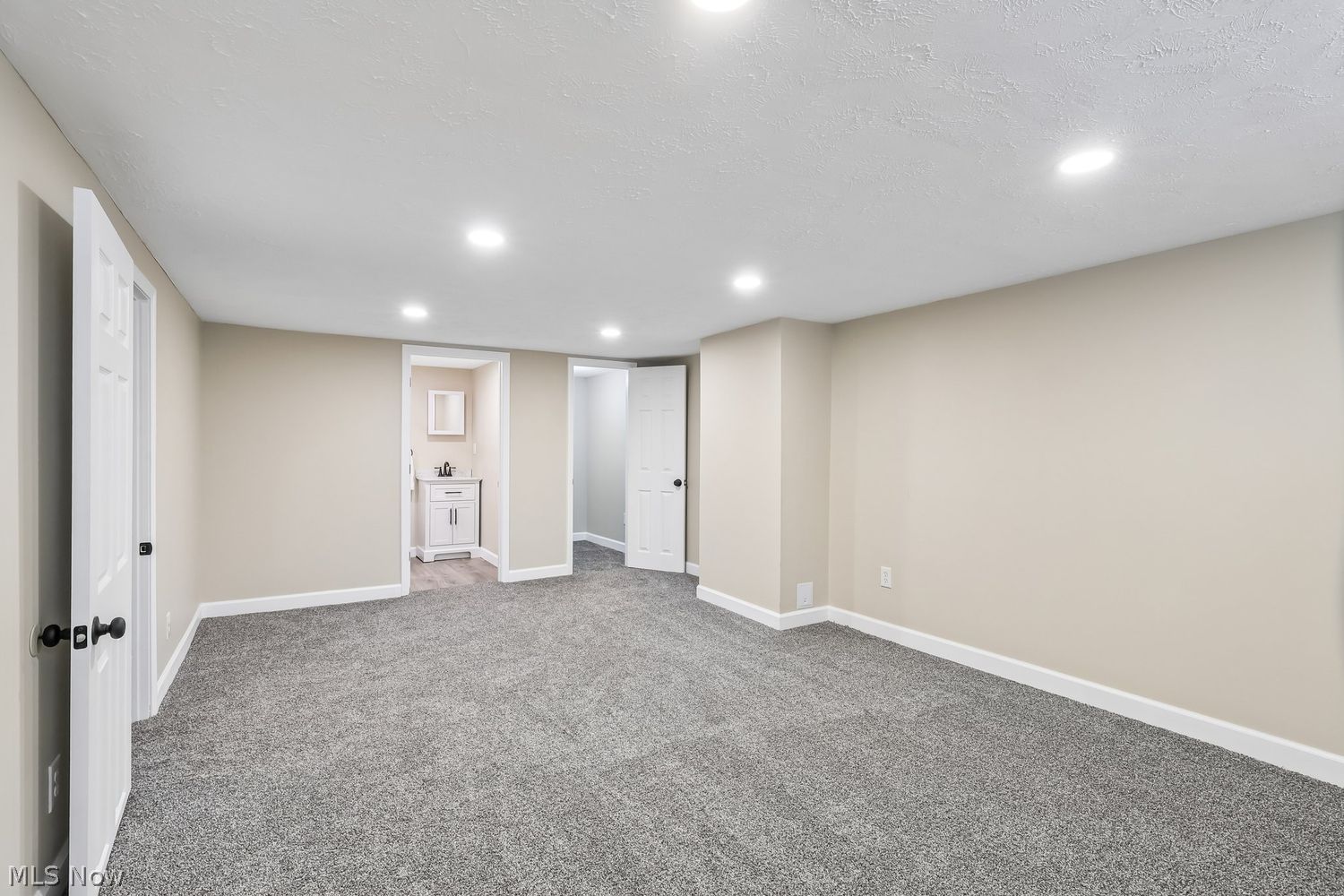 346 E 211th Street Euclid OH 44123