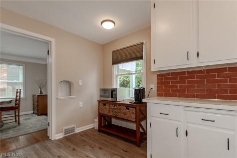 1364 Clearview Road Lyndhurst OH 44124