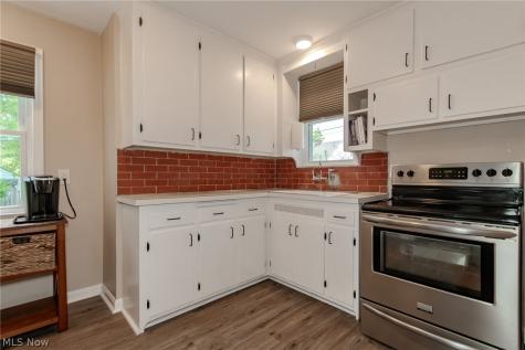 1364 Clearview Road Lyndhurst OH 44124