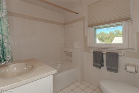 1364 Clearview Road Lyndhurst OH 44124