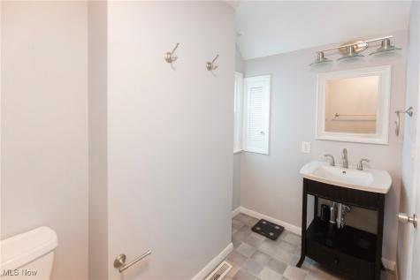 1339 Edanola Avenue Lakewood OH 44107