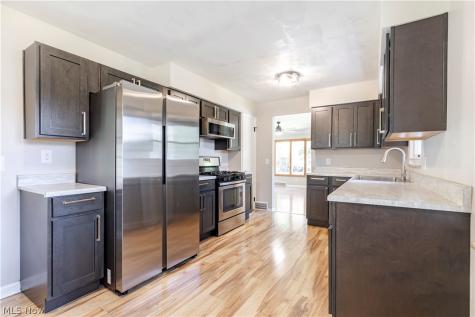 10185 Chesterfield Drive Parma Heights OH 44130