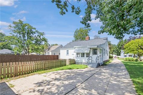 10185 Chesterfield Drive Parma Heights OH 44130