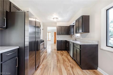 10185 Chesterfield Drive Parma Heights OH 44130