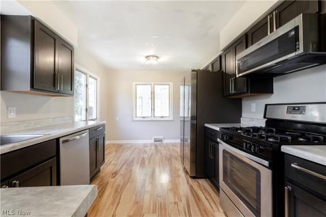 10185 Chesterfield Drive Parma Heights OH 44130