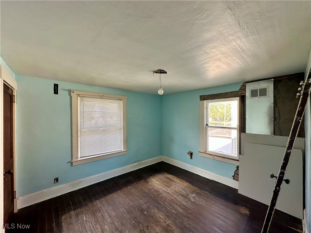 328 Oak Knoll Avenue Newton Falls OH 44444