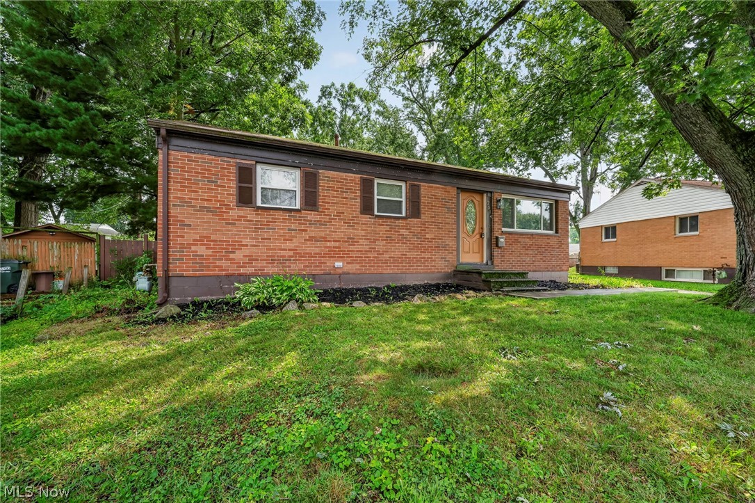 2514 Regentview Street NE Canton OH 44705