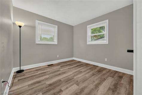 2514 Regentview Street NE Canton OH 44705