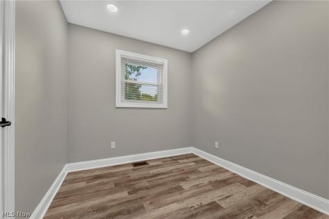 2514 Regentview Street NE Canton OH 44705