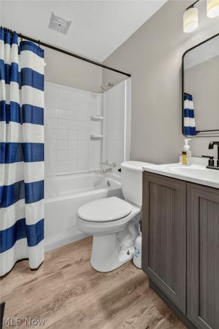 2514 Regentview Street NE Canton OH 44705