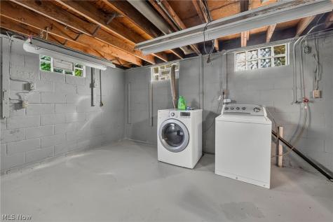 2514 Regentview Street NE Canton OH 44705