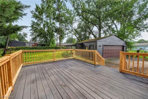 2514 Regentview Street NE Canton OH 44705