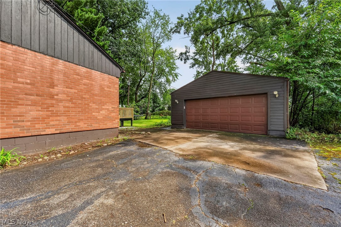 2514 Regentview Street NE Canton OH 44705