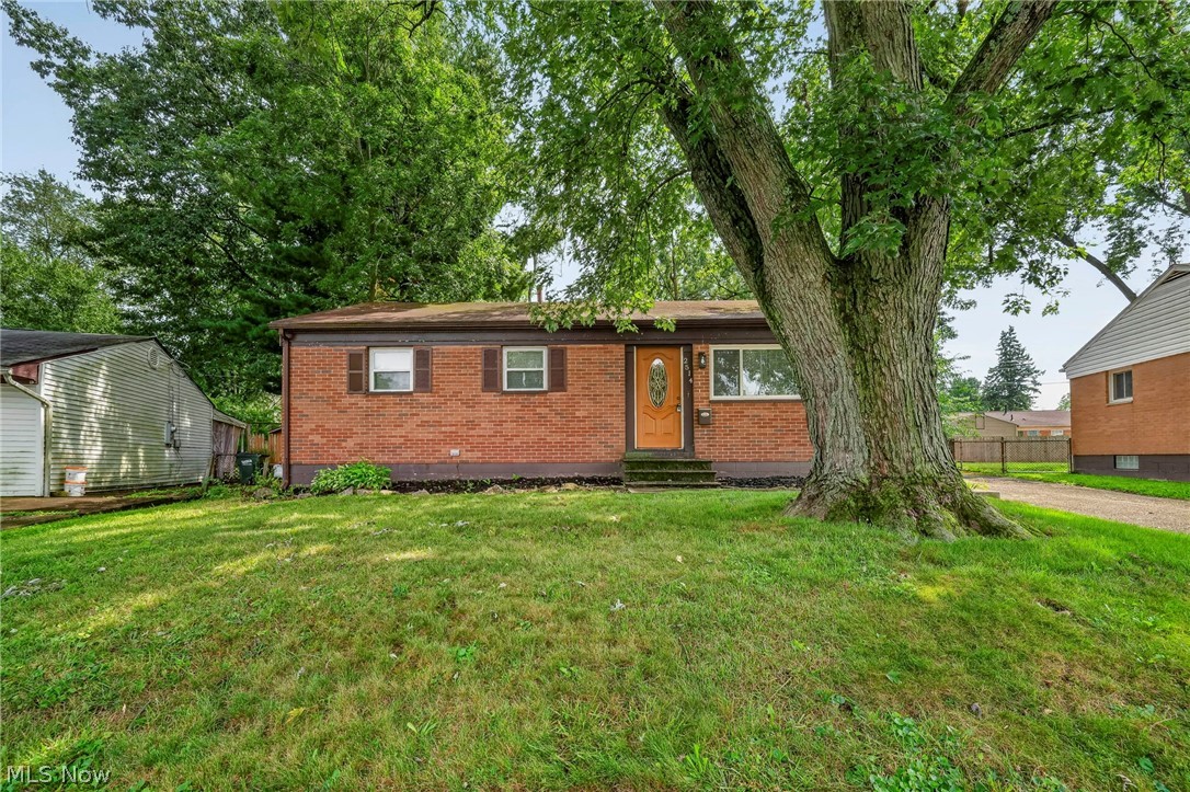 2514 Regentview Street NE Canton OH 44705