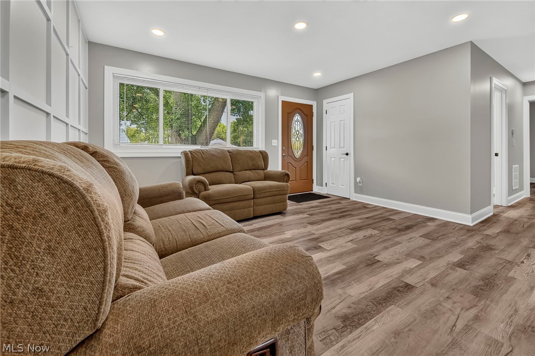 2514 Regentview Street NE Canton OH 44705