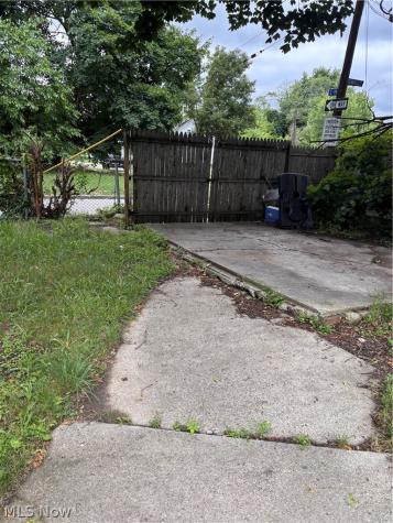 688 E 96th Street Cleveland OH 44108