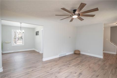 12754 Chamberlain Road Aurora OH 44202