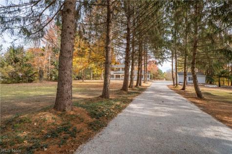 12754 Chamberlain Road Aurora OH 44202
