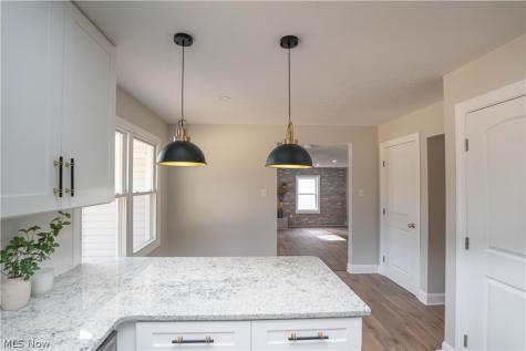 12754 Chamberlain Road Aurora OH 44202