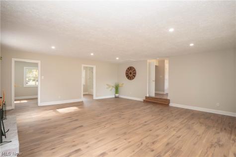 12754 Chamberlain Road Aurora OH 44202