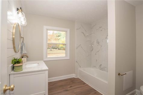 12754 Chamberlain Road Aurora OH 44202