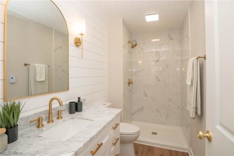 12754 Chamberlain Road Aurora OH 44202