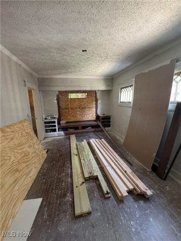 512 Eddy Road Cleveland OH 44108