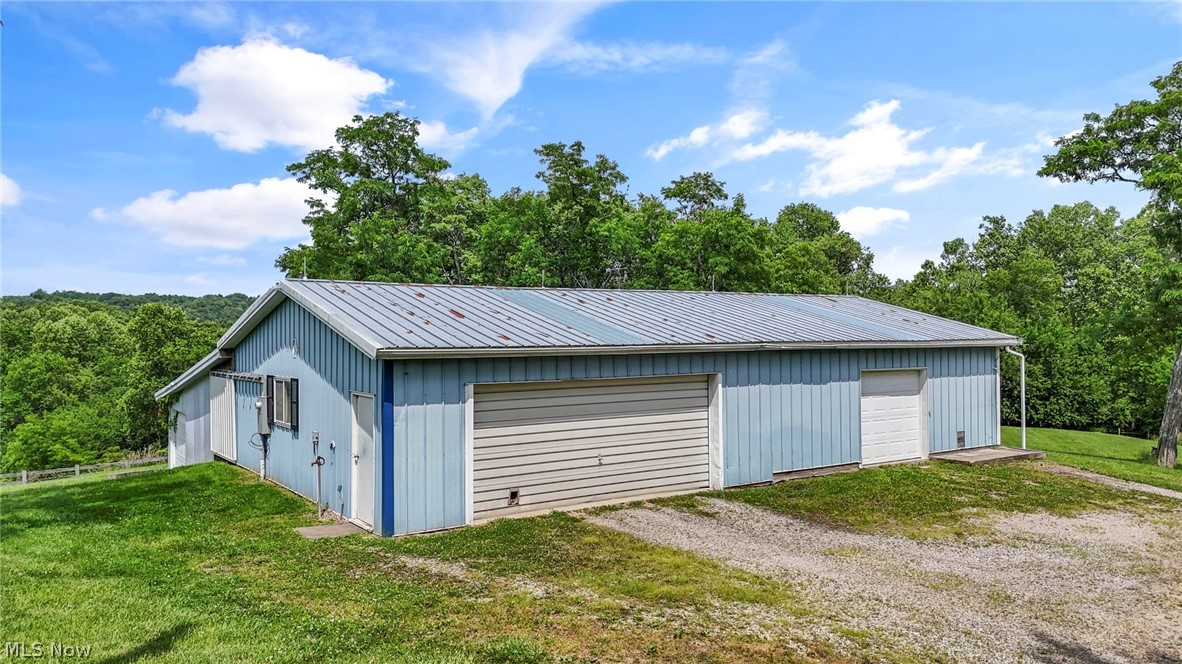 4000 Dillon Hills Drive Nashport OH 43830