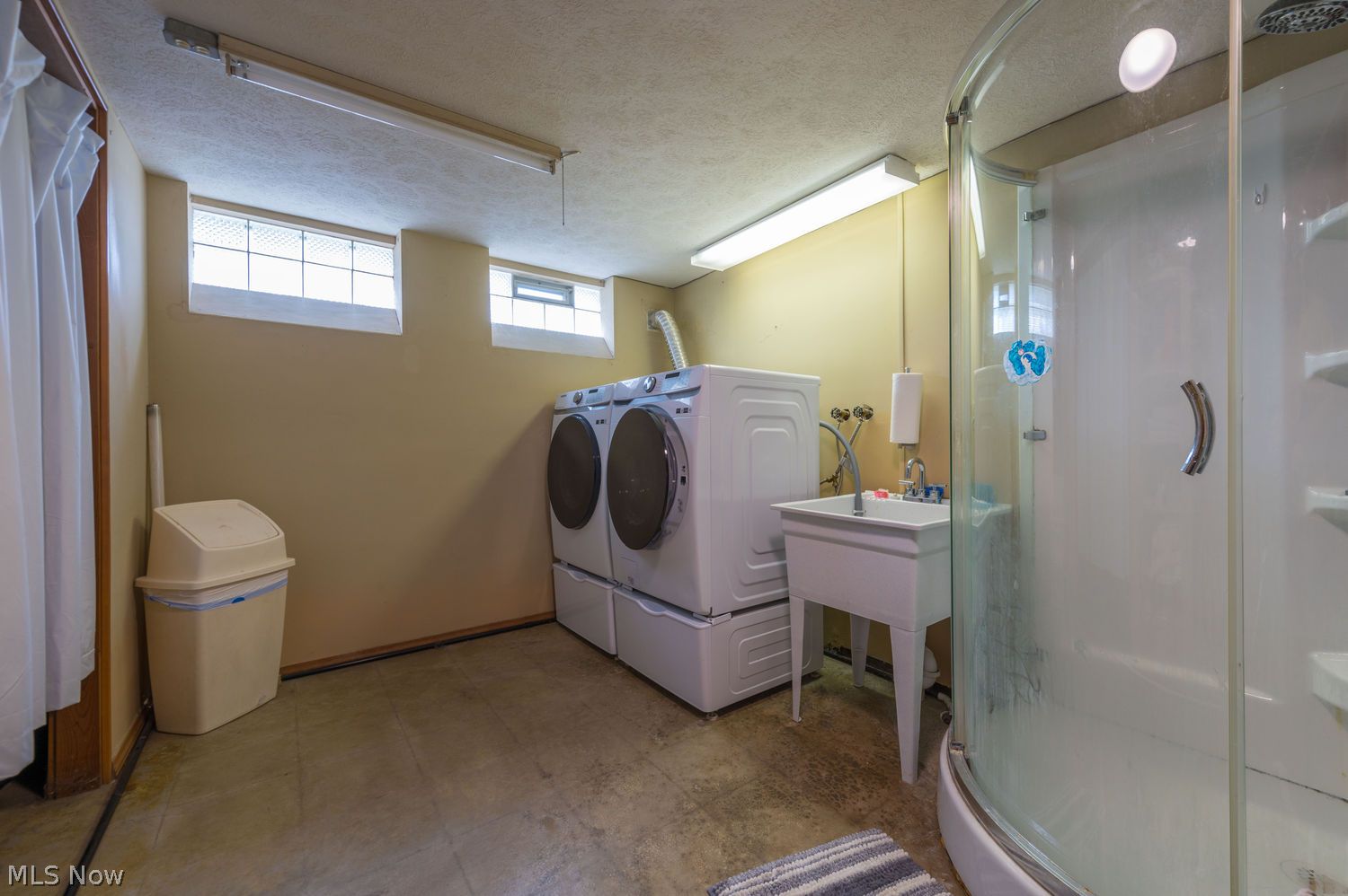 6119 Carol Drive Brook Park OH 44142