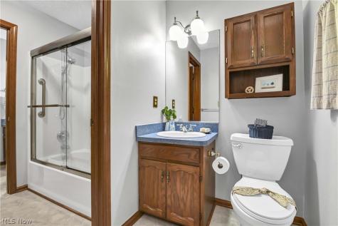 3240 Forest Overlook Drive Seven Hills OH 44131