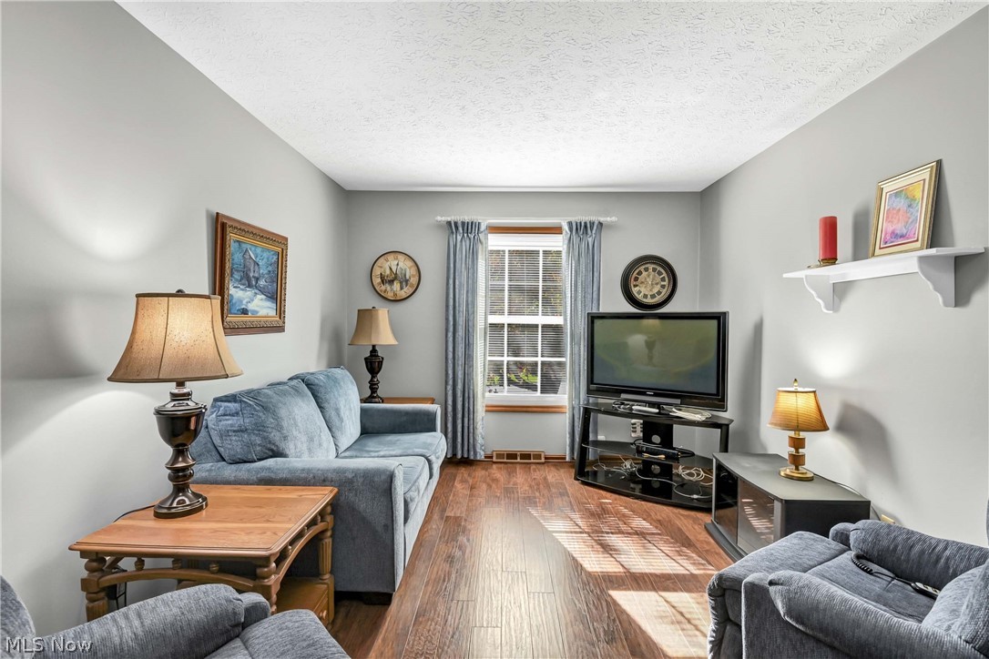 3240 Forest Overlook Drive Seven Hills OH 44131