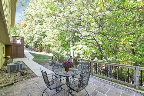 3240 Forest Overlook Drive Seven Hills OH 44131