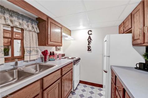 3240 Forest Overlook Drive Seven Hills OH 44131