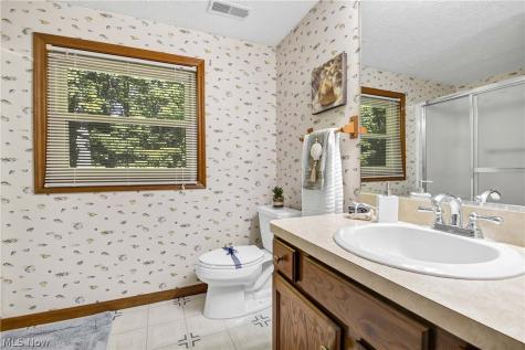 3240 Forest Overlook Drive Seven Hills OH 44131