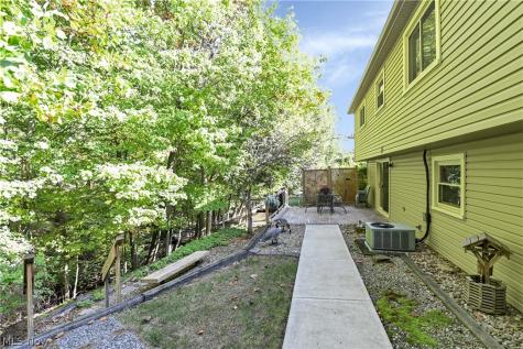 3240 Forest Overlook Drive Seven Hills OH 44131
