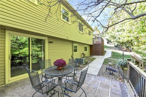 3240 Forest Overlook Drive Seven Hills OH 44131
